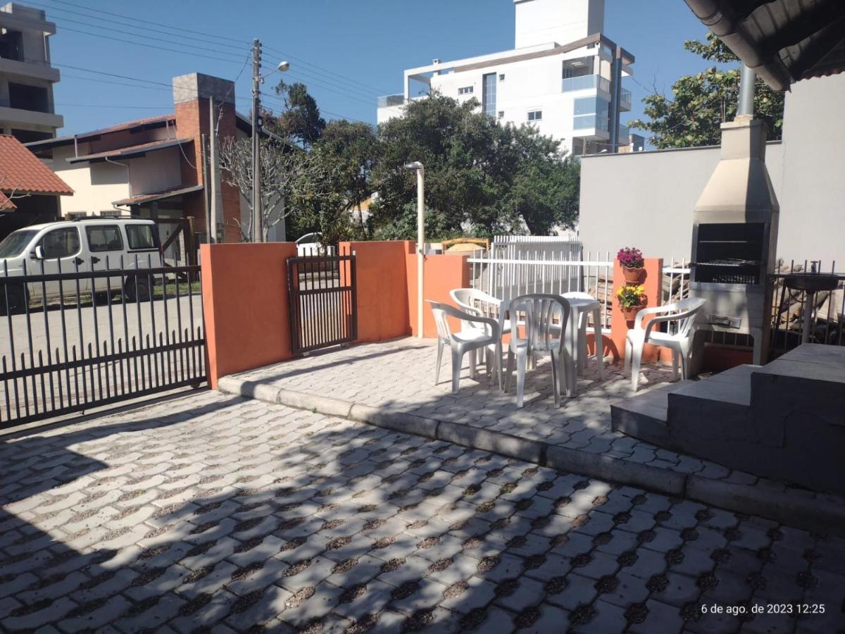 Apartamento Estilo Chale - Enxaimel 봄비나스 외부 사진